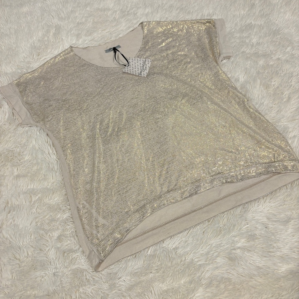 Angela Mara V Neck S/S Gold Foil Print Top Sand Woman’s blouse NWT. size Small